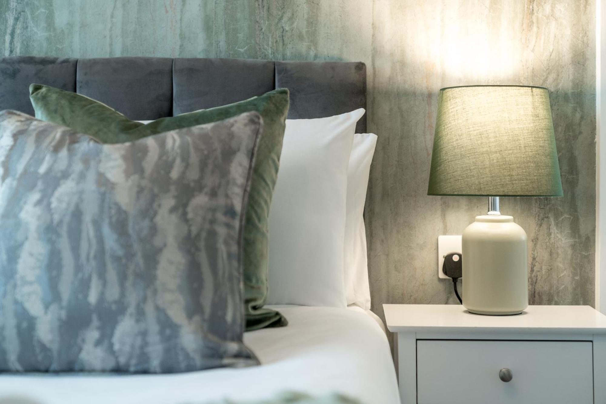 Lux 3Bed Near Wembley With Parking By Oceana Group - Sleeps 8 Apartment Harrow Exterior photo